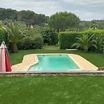 Meuble 2p 40 M2 Dans Avec Piscine A Vallauris, 4 Km De La * Vallauris