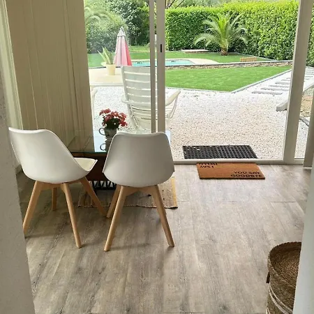 Meuble 2p 40 M2 Dans Avec Piscine A Vallauris, 4 Km De La