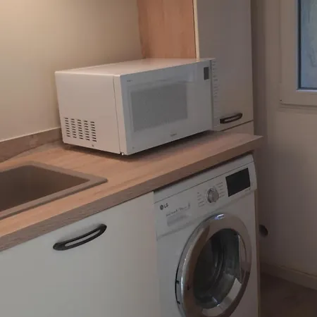 شقة Meuble 2p 40 M2 Dans Avec Piscine A Vallauris, 4 Km De La *