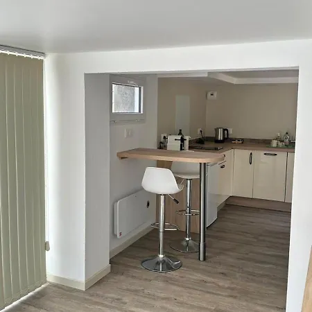 Meublé 2p 40 M2 Dans Avec Piscine à Vallauris, 4 Km De La Appartement *