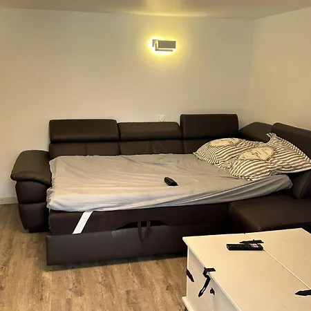 Meuble 2p 40 M2 Dans Avec Piscine A Vallauris, 4 Km De La *
